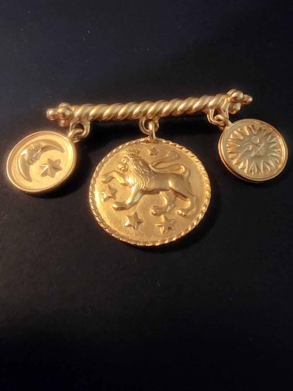 Anne Klein AK Gold Tone Coin Brooch Lion Zodiac Dangle Charms Celestial Rare
